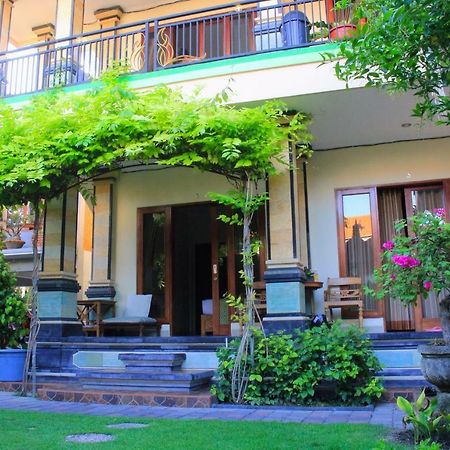 Cr Tris Rooms Seminyak المظهر الخارجي الصورة