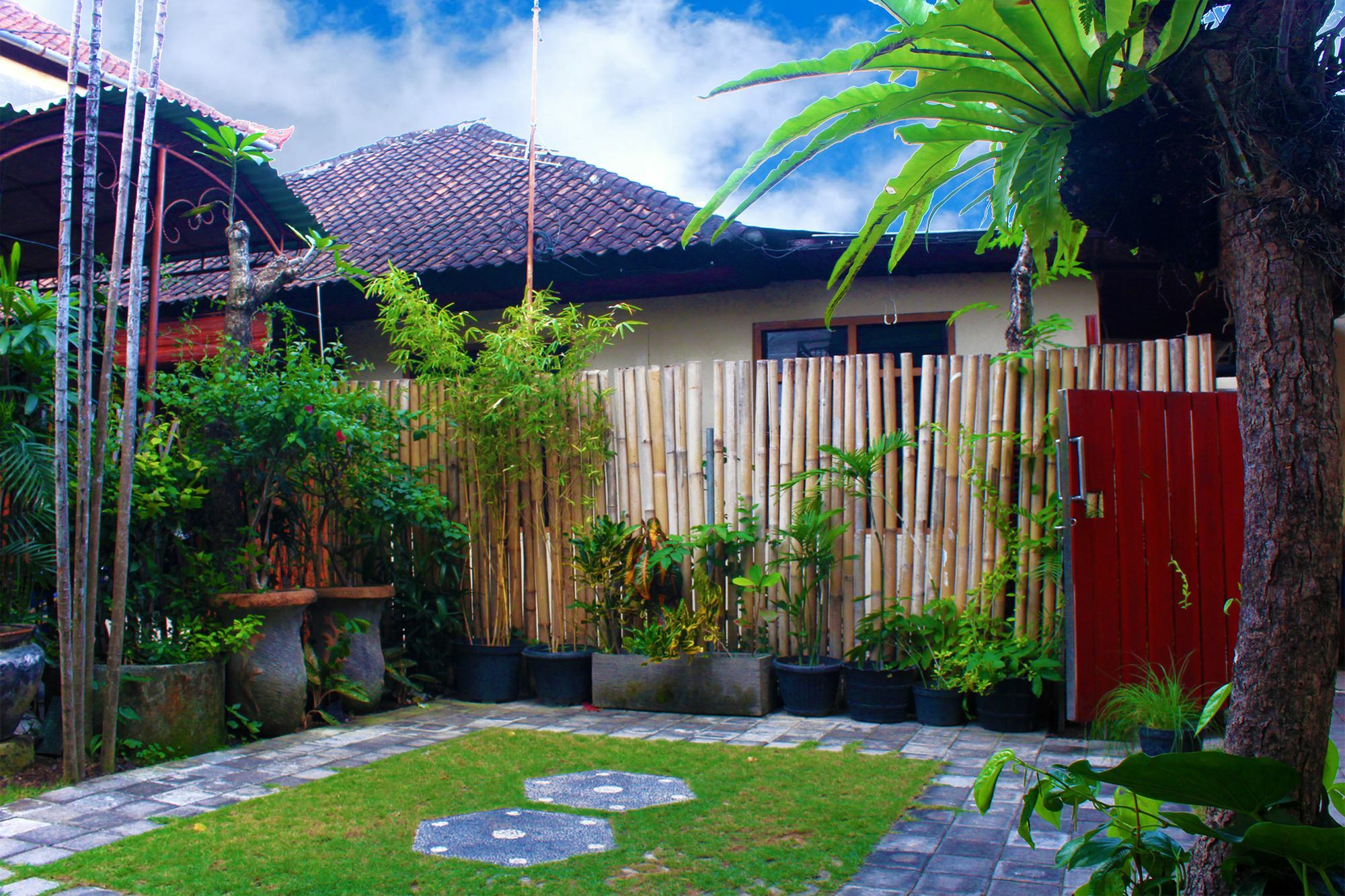 Cr Tris Rooms Seminyak المظهر الخارجي الصورة