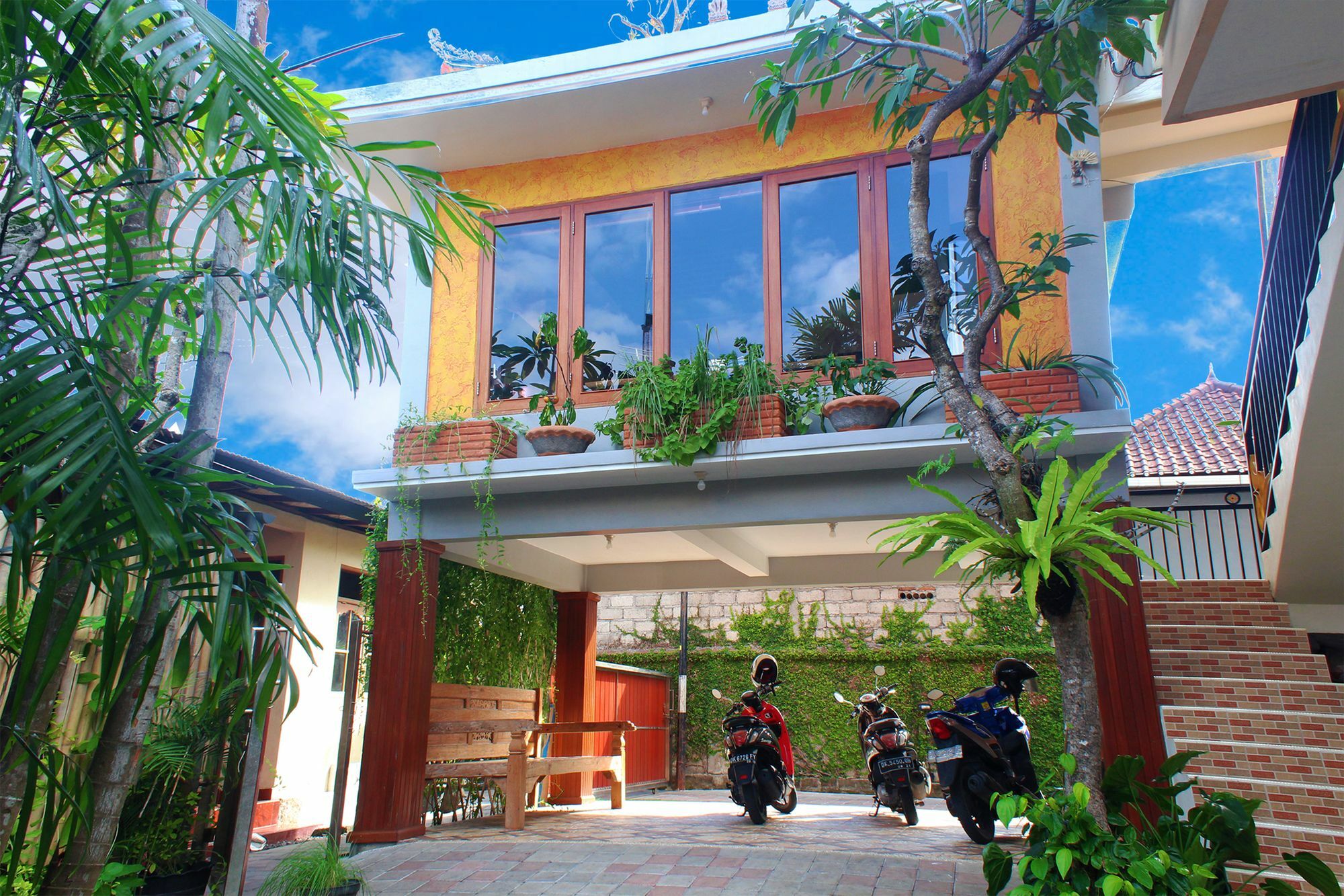Cr Tris Rooms Seminyak المظهر الخارجي الصورة