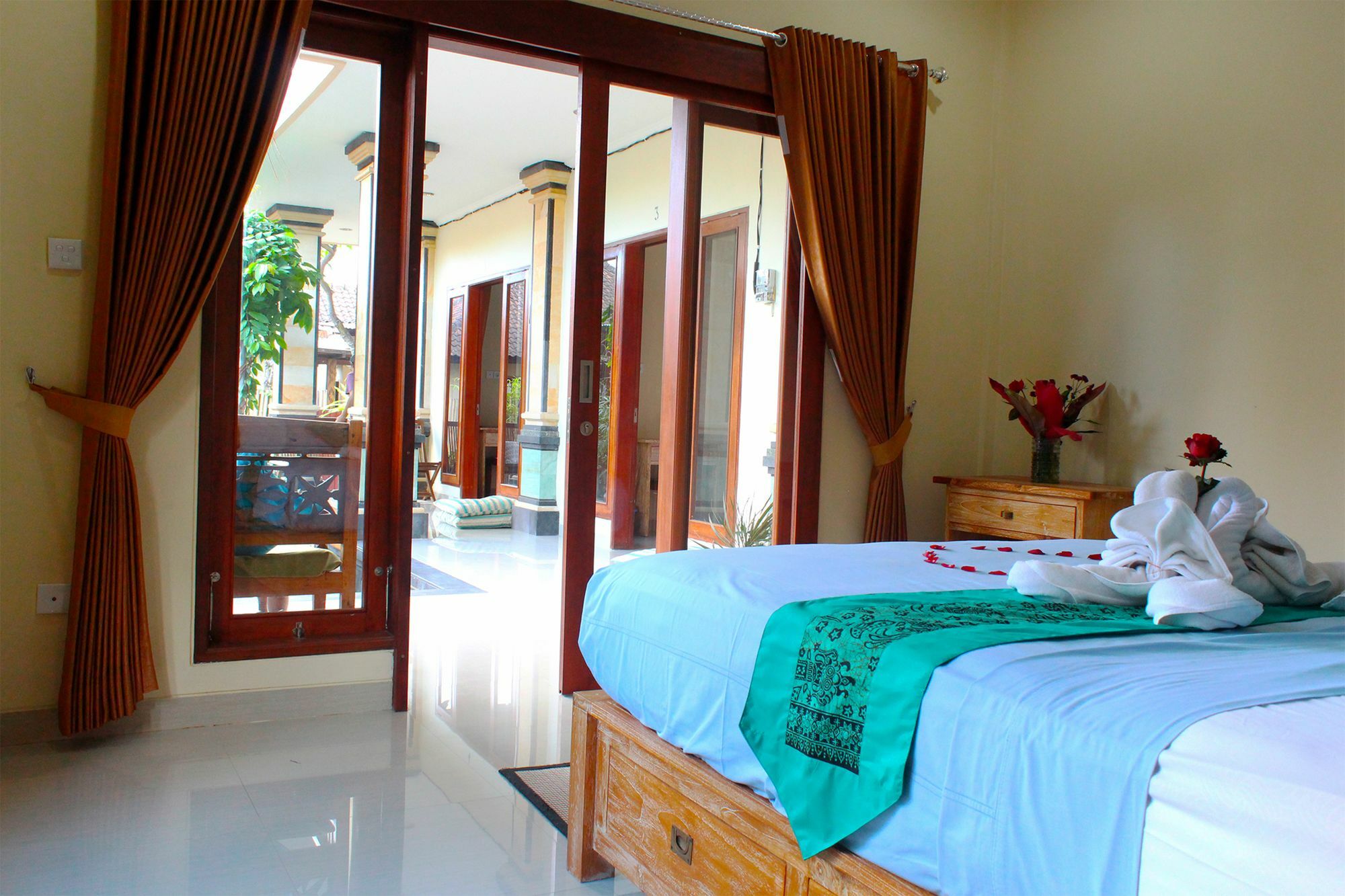 Cr Tris Rooms Seminyak المظهر الخارجي الصورة