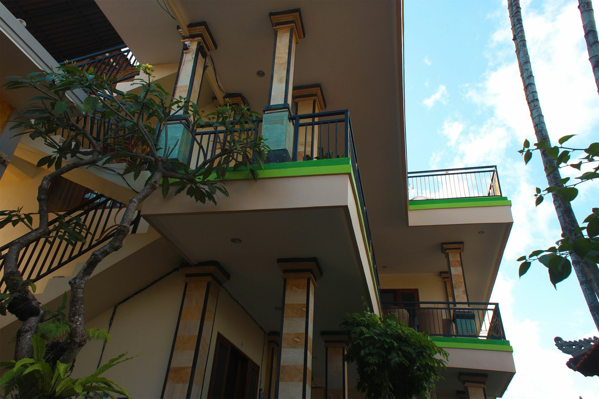 Cr Tris Rooms Seminyak المظهر الخارجي الصورة