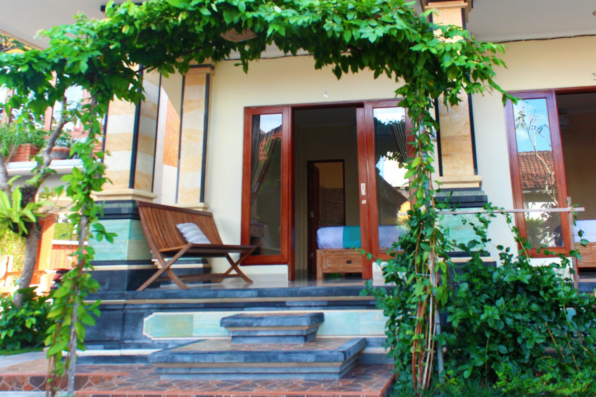 Cr Tris Rooms Seminyak المظهر الخارجي الصورة