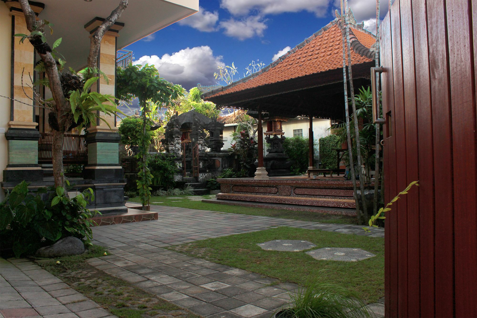 Cr Tris Rooms Seminyak المظهر الخارجي الصورة