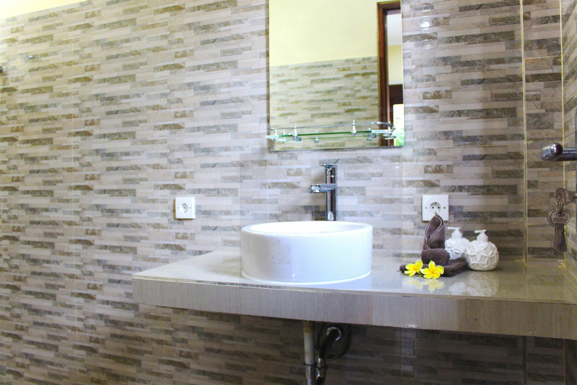Cr Tris Rooms Seminyak المظهر الخارجي الصورة